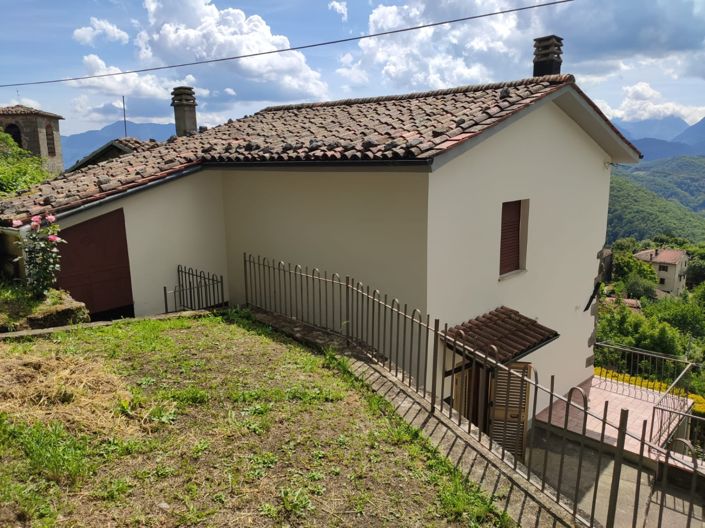 Image No.14-2 Bed Property for sale