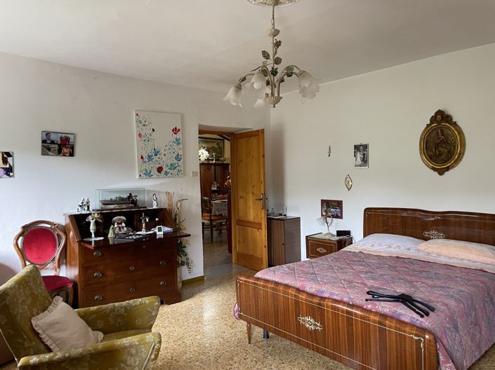 Image No.15-3 Bed Property for sale