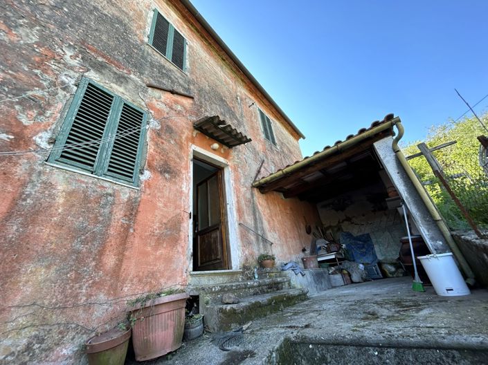 Image No.1-4 Bed Property for sale