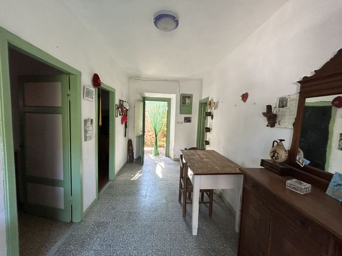 Image No.2-4 Bed Property for sale