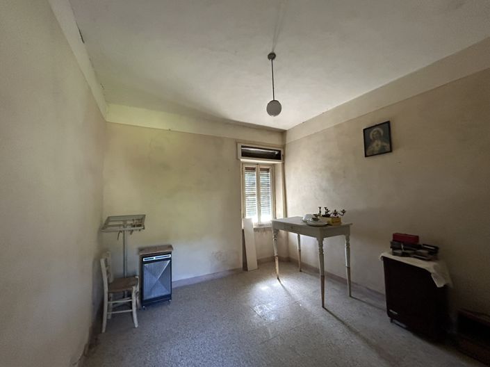 Image No.8-4 Bed Property for sale