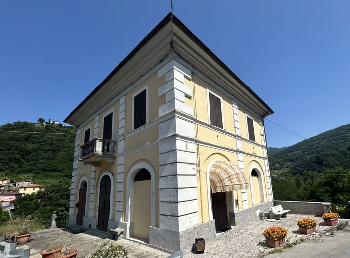 Image No.1-3 Bed Property for sale