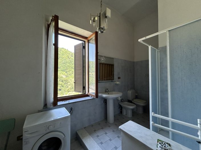 Image No.13-3 Bed Property for sale