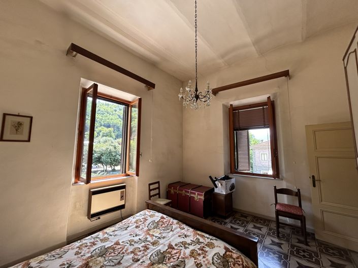 Image No.8-3 Bed Property for sale