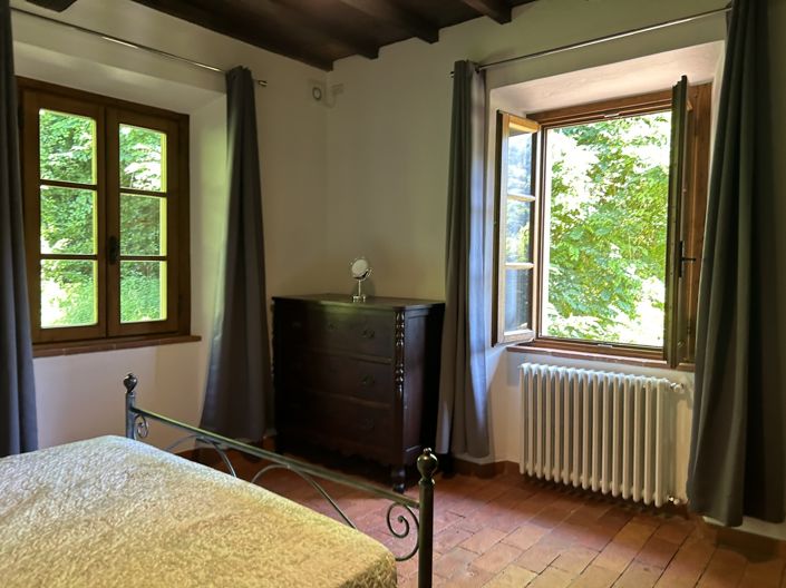 Image No.16-4 Bed Property for sale