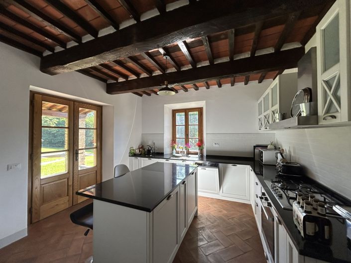 Image No.7-4 Bed Property for sale