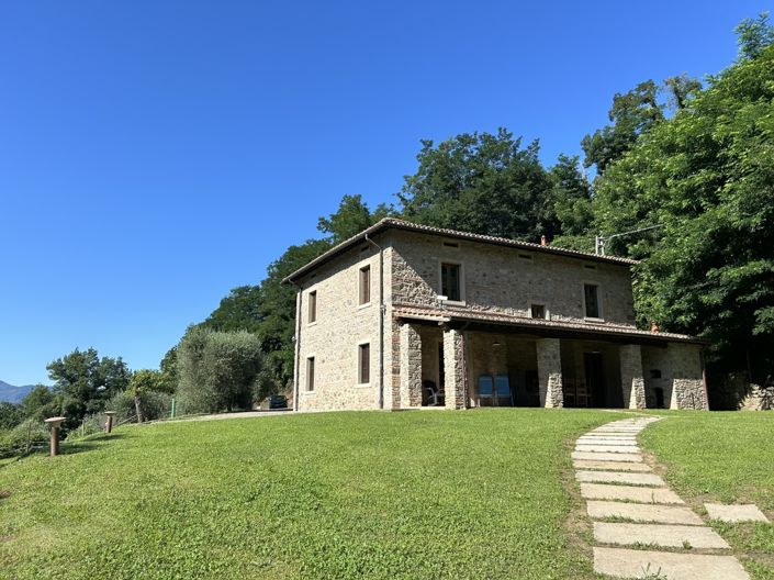 Image No.10-4 Bed Property for sale