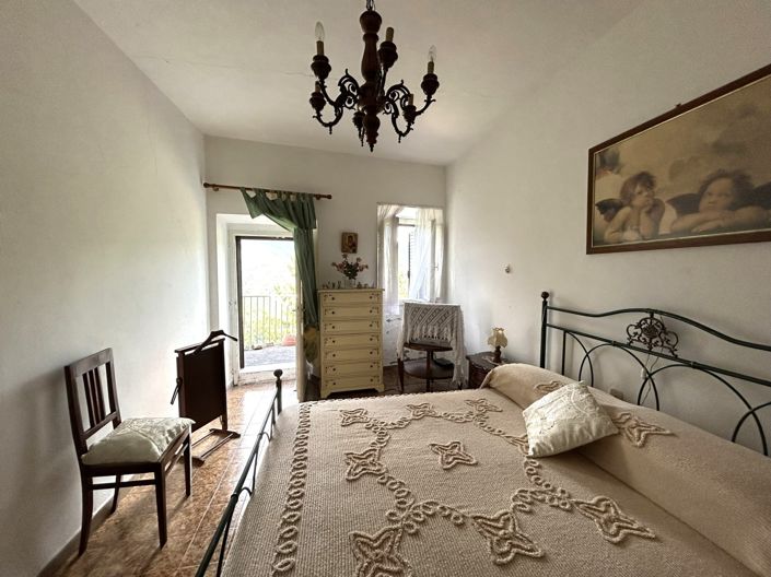 Image No.10-4 Bed Property for sale