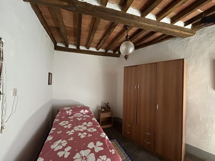 Image No.16-4 Bed Property for sale