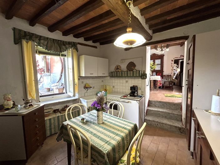 Image No.4-4 Bed Property for sale