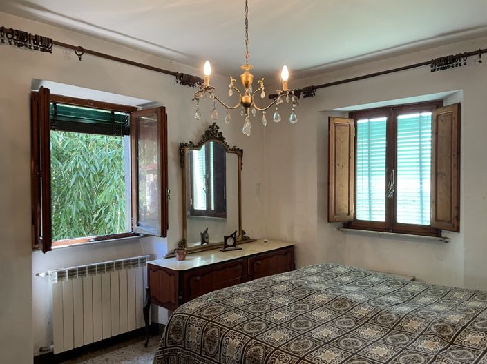 Image No.12-3 Bed Property for sale