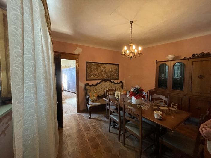 Image No.8-3 Bed Property for sale