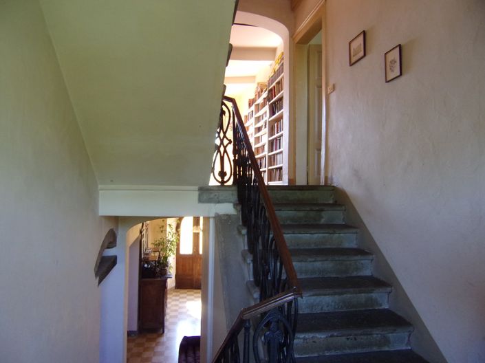 Image No.14-5 Bed Property for sale