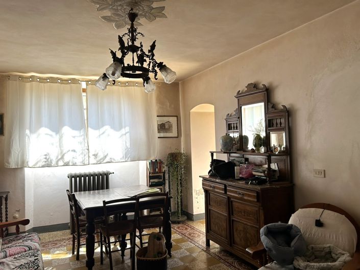 Image No.3-5 Bed Property for sale