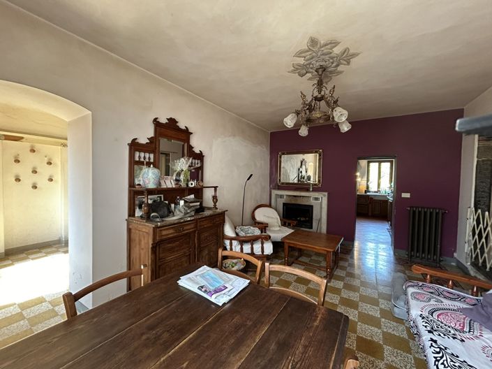 Image No.6-5 Bed Property for sale