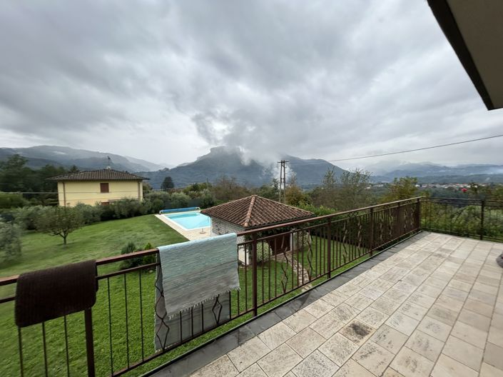 Image No.15-4 Bed Property for sale