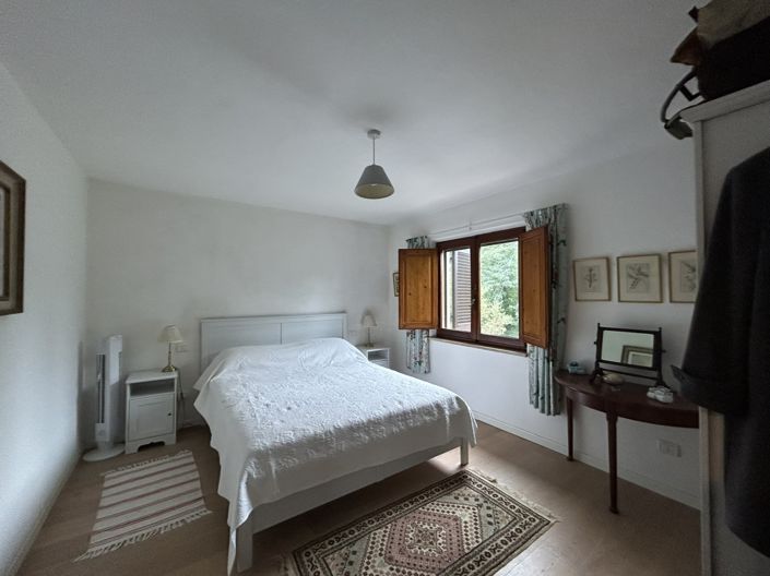 Image No.16-4 Bed Property for sale