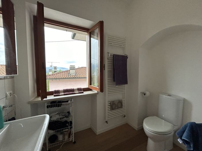 Image No.20-4 Bed Property for sale