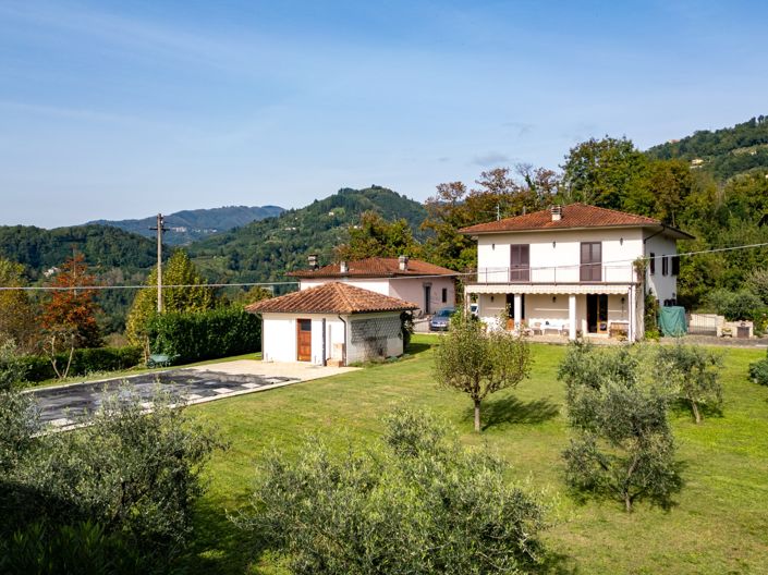 Image No.2-4 Bed Property for sale