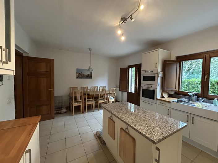 Image No.6-4 Bed Property for sale