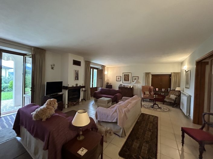 Image No.8-4 Bed Property for sale