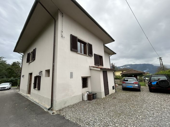 Image No.10-4 Bed Property for sale