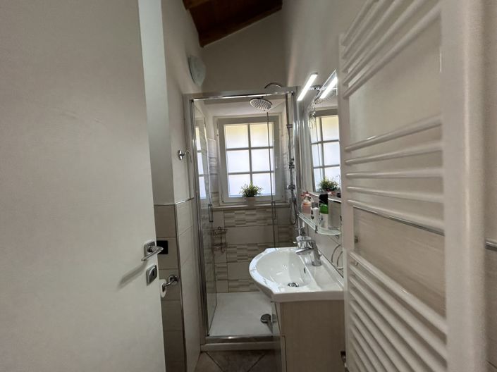 Image No.24-3 Bed Property for sale