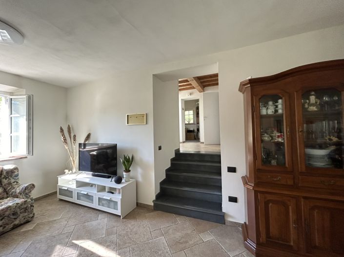 Image No.6-3 Bed Property for sale