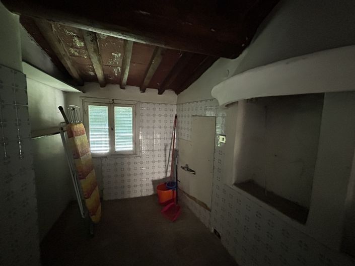 Image No.10-2 Bed Property for sale