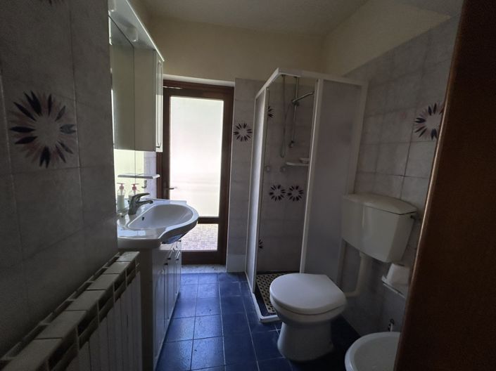 Image No.6-2 Bed Property for sale