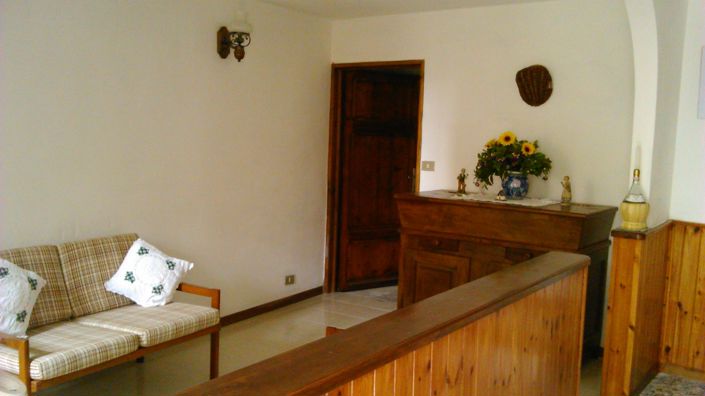 Image No.8-2 Bed House for sale