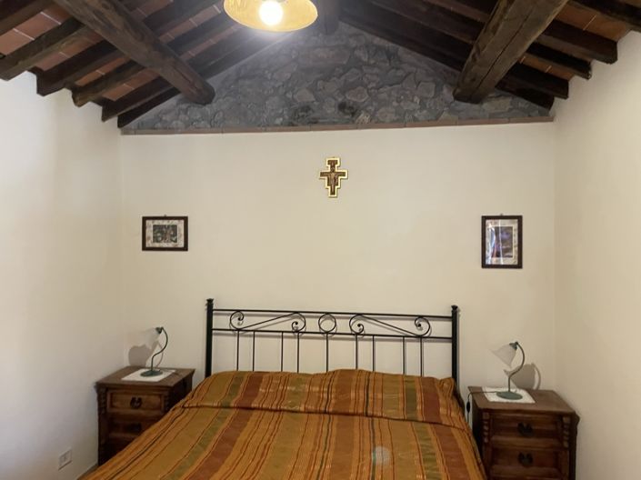 Image No.10-8 Bed Property for sale