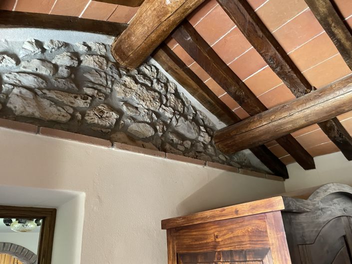 Image No.11-8 Bed Property for sale