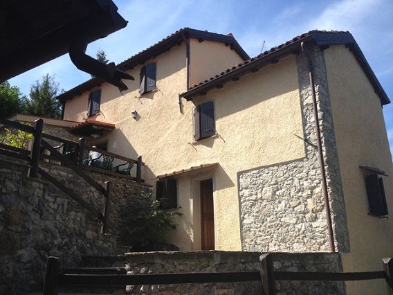 Image No.6-8 Bed Property for sale