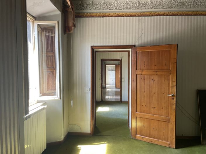 Image No.11-4 Bed Property for sale