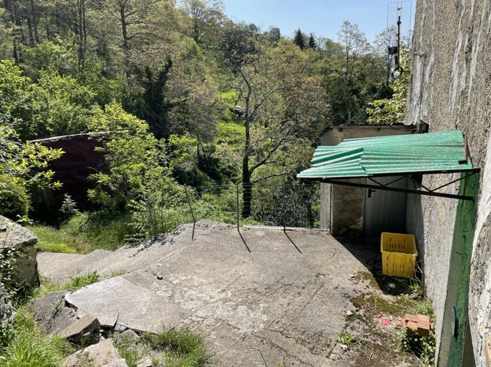 Image No.10-3 Bed Property for sale