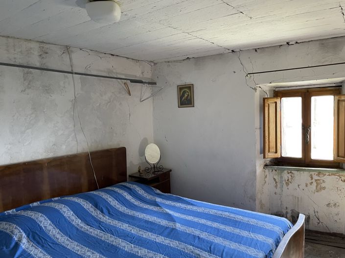 Image No.14-3 Bed Property for sale