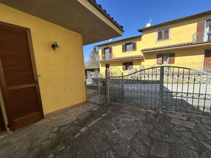 Image No.20-3 Bed Property for sale