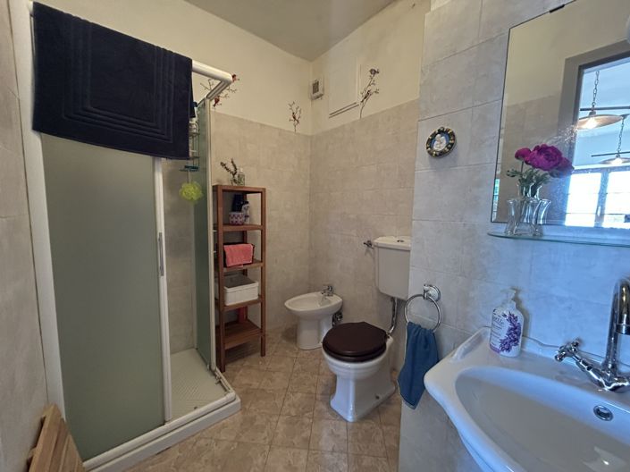 Image No.11-2 Bed Property for sale