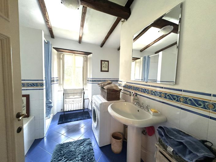 Image No.25-4 Bed Property for sale