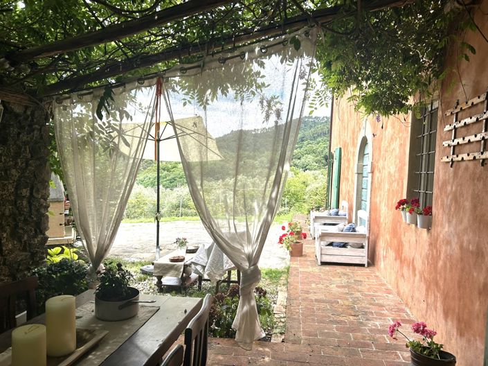 Image No.4-4 Bed Property for sale