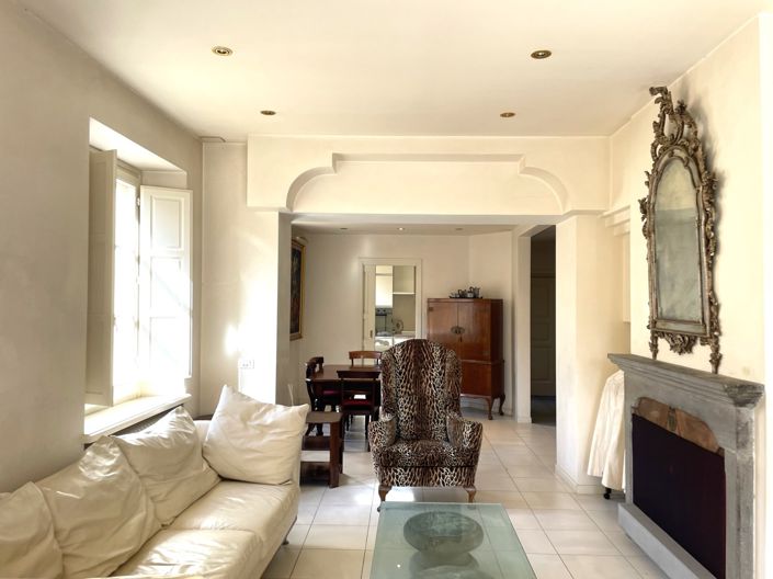Image No.1-4 Bed Property for sale