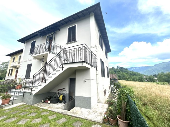 Image No.2-4 Bed Property for sale