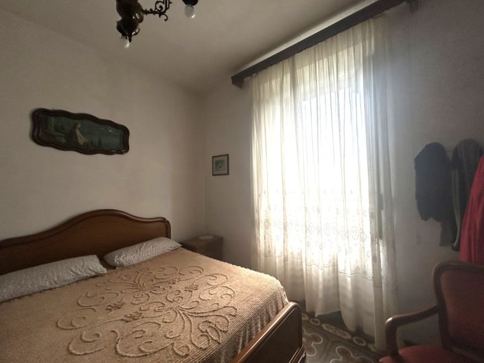 Image No.25-4 Bed Property for sale