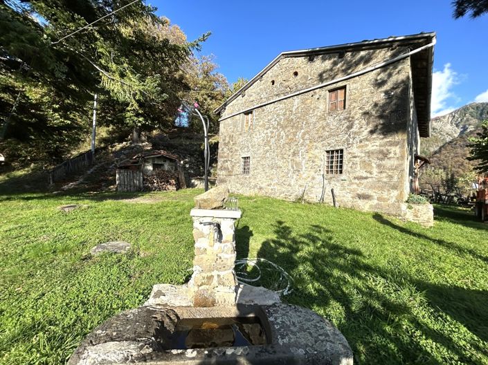 Image No.2-4 Bed Property for sale