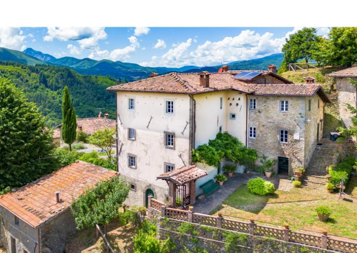 Image No.1-6 Bed Property for sale