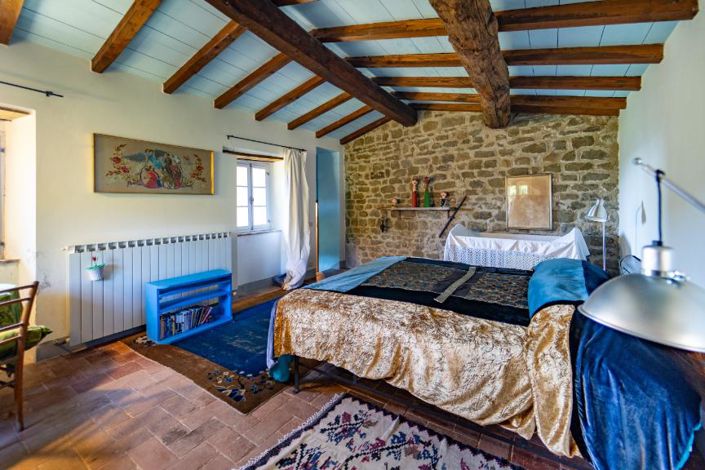 Image No.21-6 Bed Property for sale