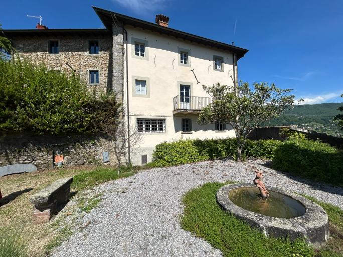 Image No.5-6 Bed Property for sale