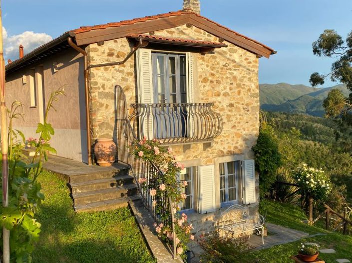 Image No.15-3 Bed Property for sale