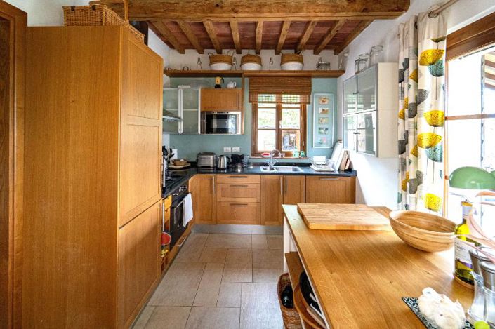 Image No.9-3 Bed Property for sale